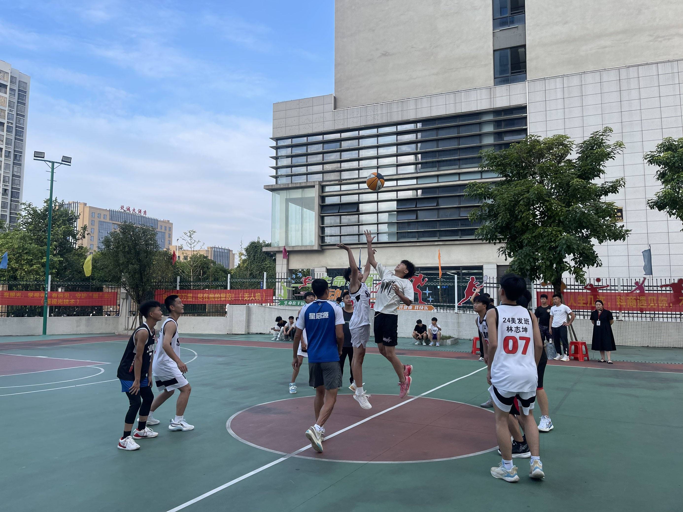 江南体育-这支闪耀的篮球之星成就非凡