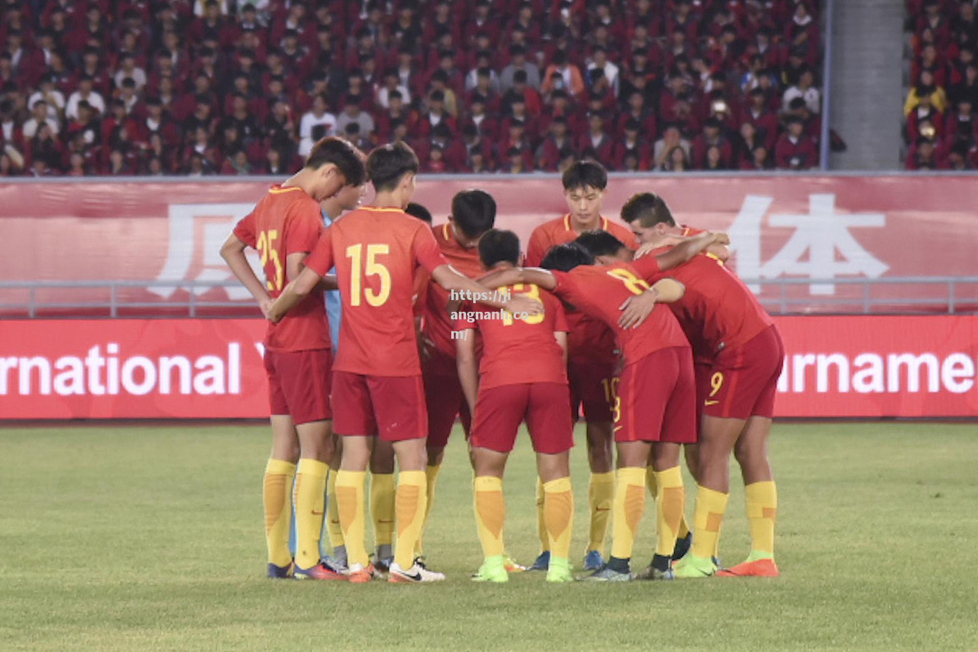 江南体育-国内足球赛场精彩绝伦，让人心潮澎湃