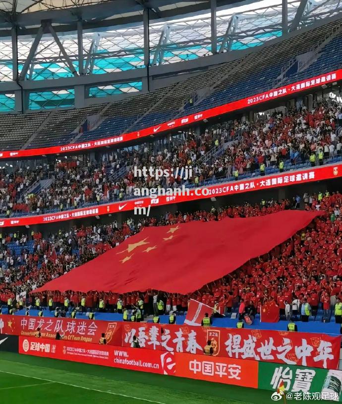 江南体育-国内足球赛场精彩绝伦，让人心潮澎湃