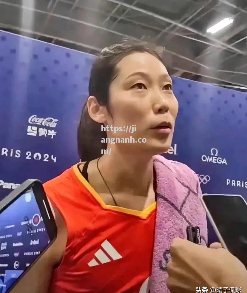 江南体育-杜塞尔多夫队众志成城，努力争取比赛胜利